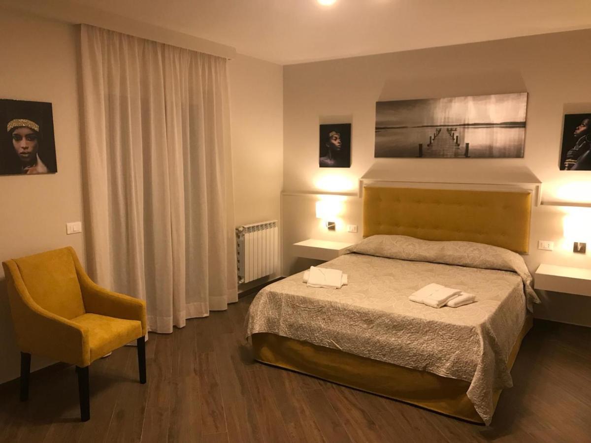 Hotel Scm House Mascali Esterno foto